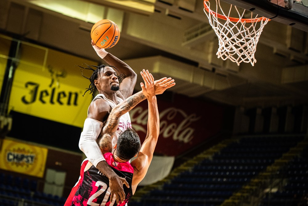 Ebuka Izundu (Foto: fiba.basketball)